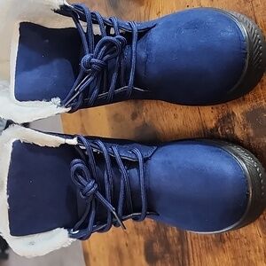 Blue Fur Boots Size 7 Women Or Possibly Men